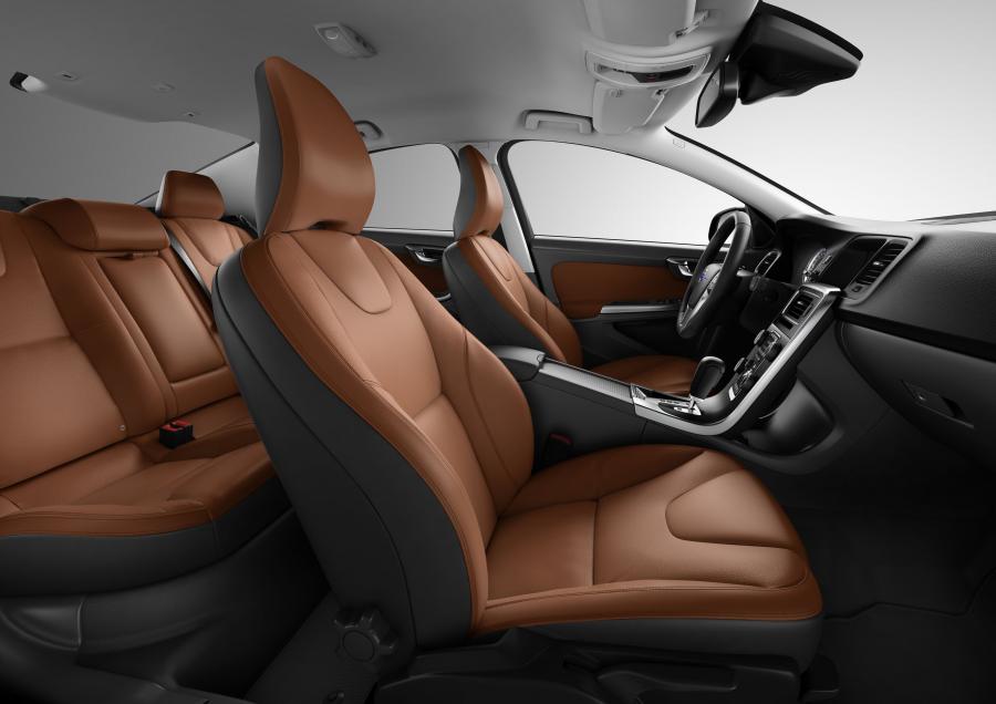  Volvo S60 2010 года  (фото 30 из 226)